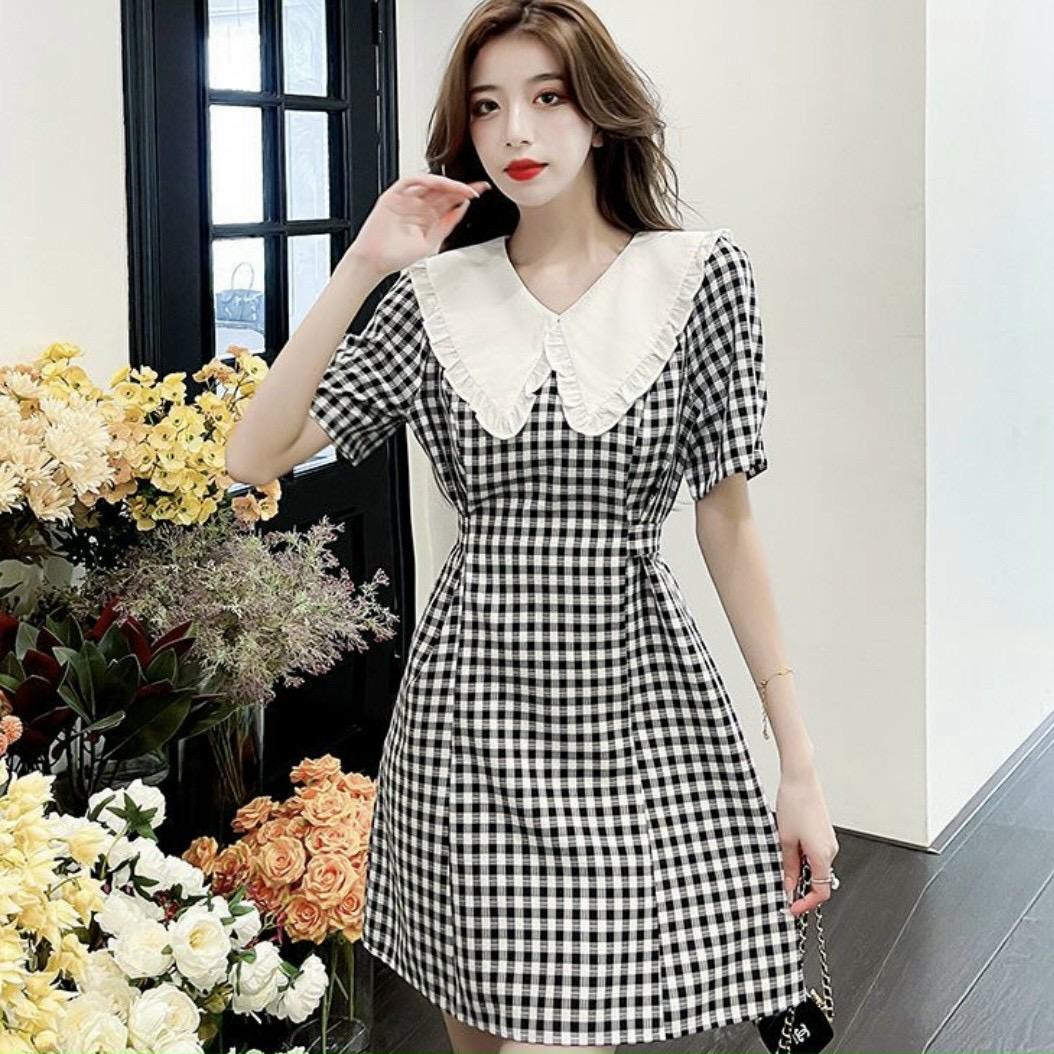 Đầm caro đen cổ trắng thắt nơ