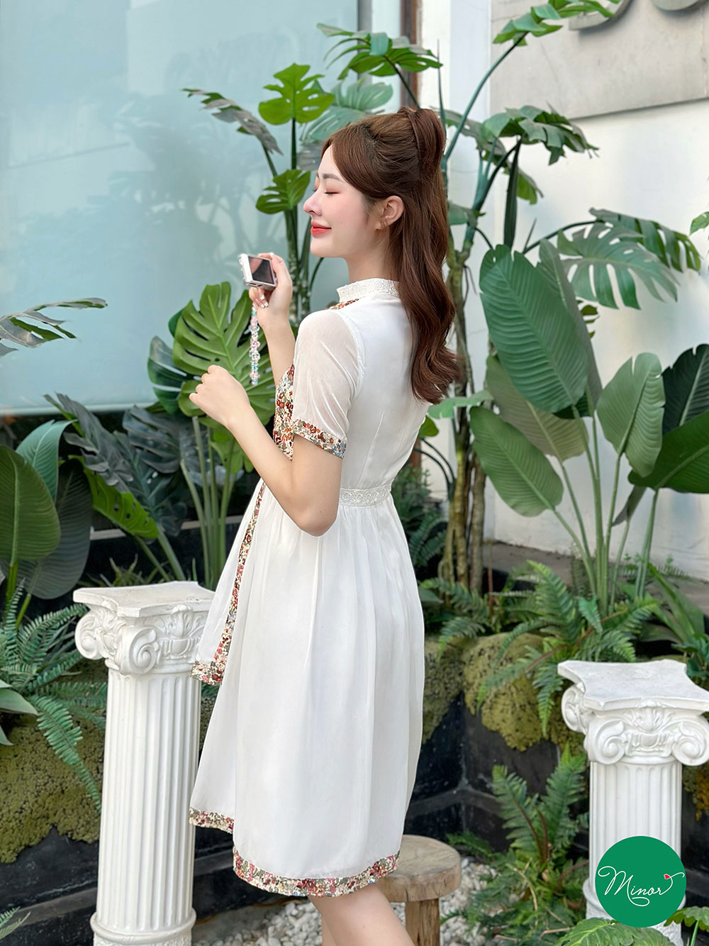 ĐẦM LIỀN BABY DOLL TRẮNG PHỐI HOA ĐỎ [MINOR ADELITA]