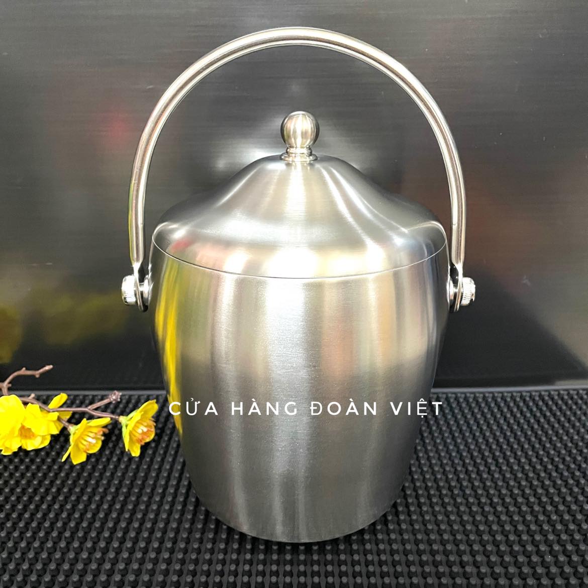 Stainless steel ice bucket 2 layer insulation, bucket ướp ice pack insulation-luxury design modern used in hotels and restaurants and convenience for family