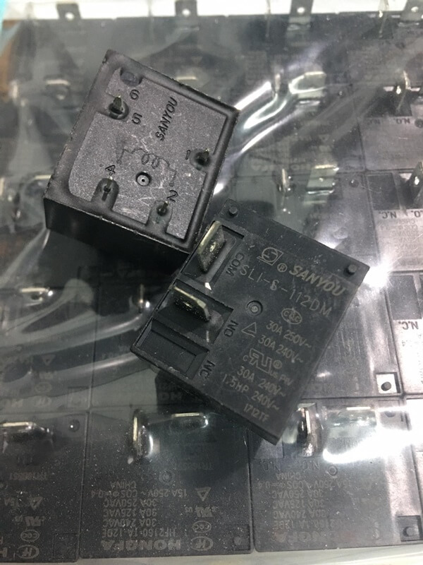 Relay cấp lốc điều hòa sli-12vdc-sl-a 250vac 30a 4 chân mới.