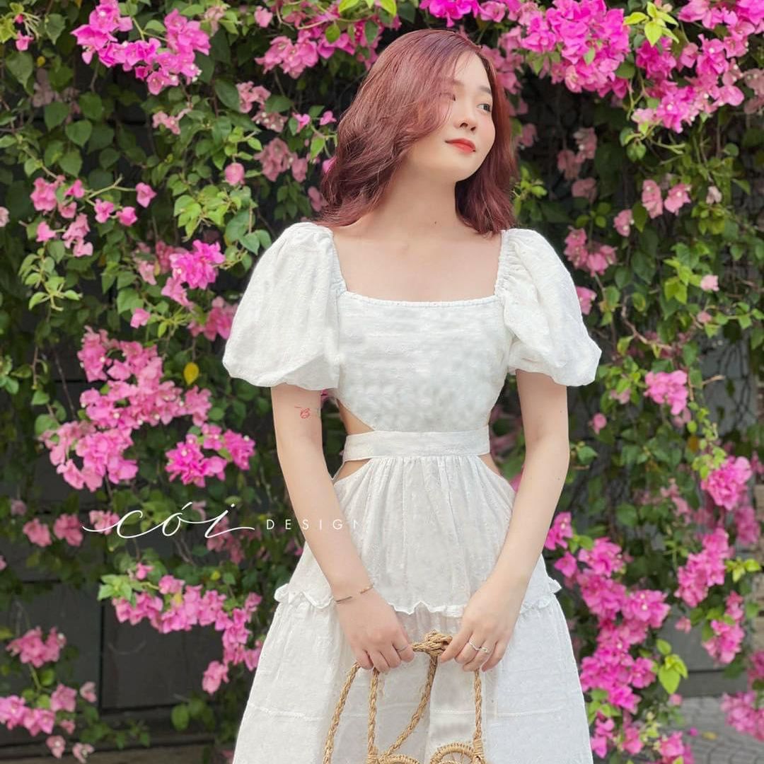 Đầm maxi cổ vuông tay phồng khoét eo