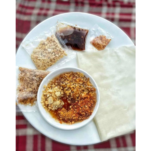 Bánh tráng sốt me hành phi bơ