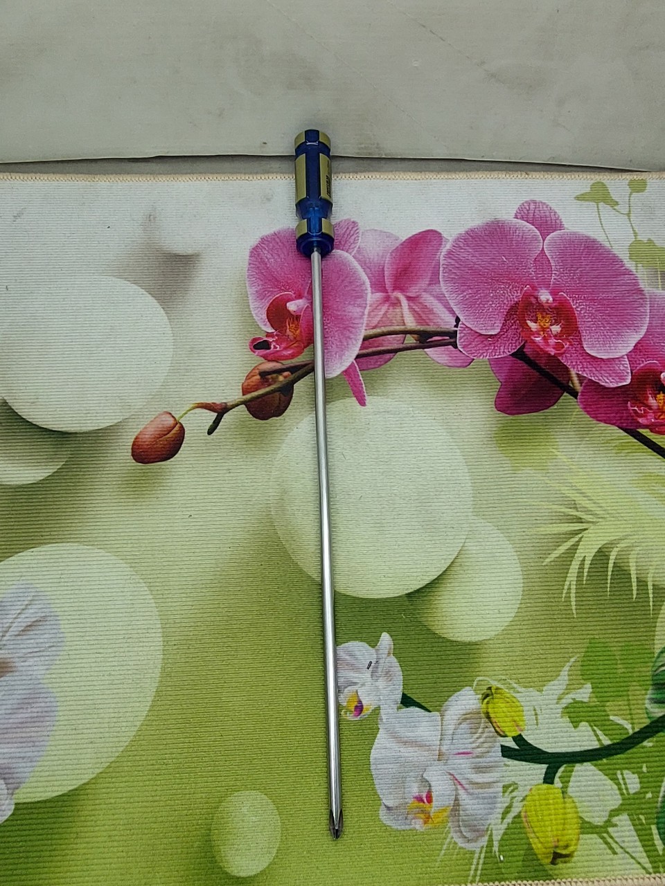 1 cây Tô vít nhựa 4 cạnh crossman