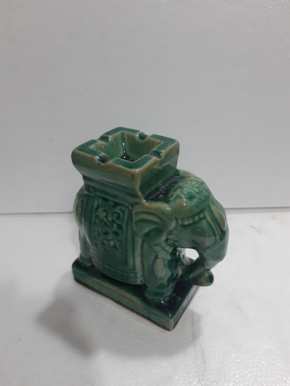 Đôn voi đựng tàn men xanh 15 cm