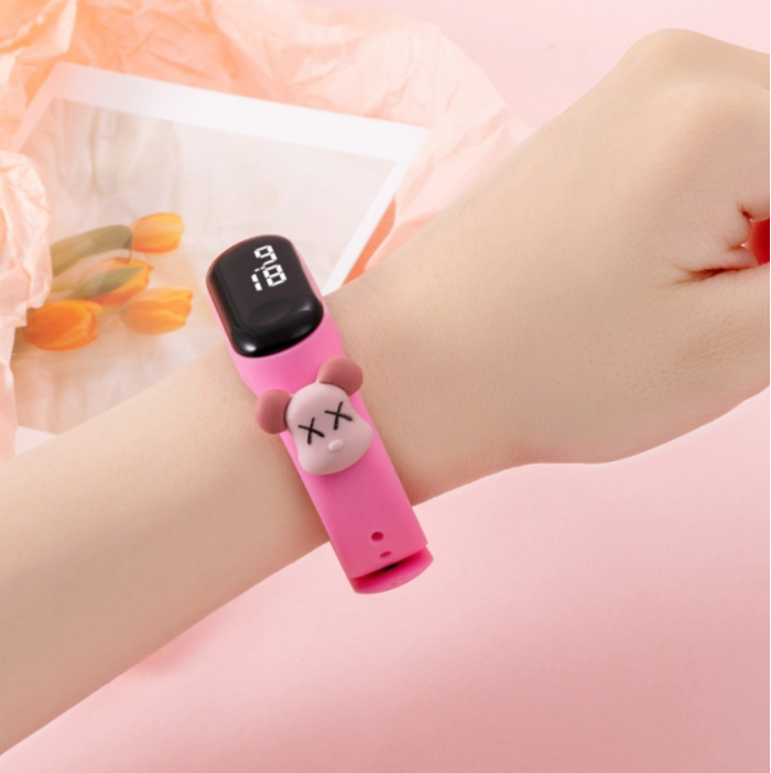 [HCM]ĐỒNG HỒ THÔNG MINH TRẺ EM HÀN QUỐC - ĐỒNG HỒ ĐIỆN TỬ CẢM ỨNG ĐÈN LED CHỐNG NƯỚC TỐT  VỚI HOẠ TIẾT HOẠT HÌNH DỄ THƯƠNG