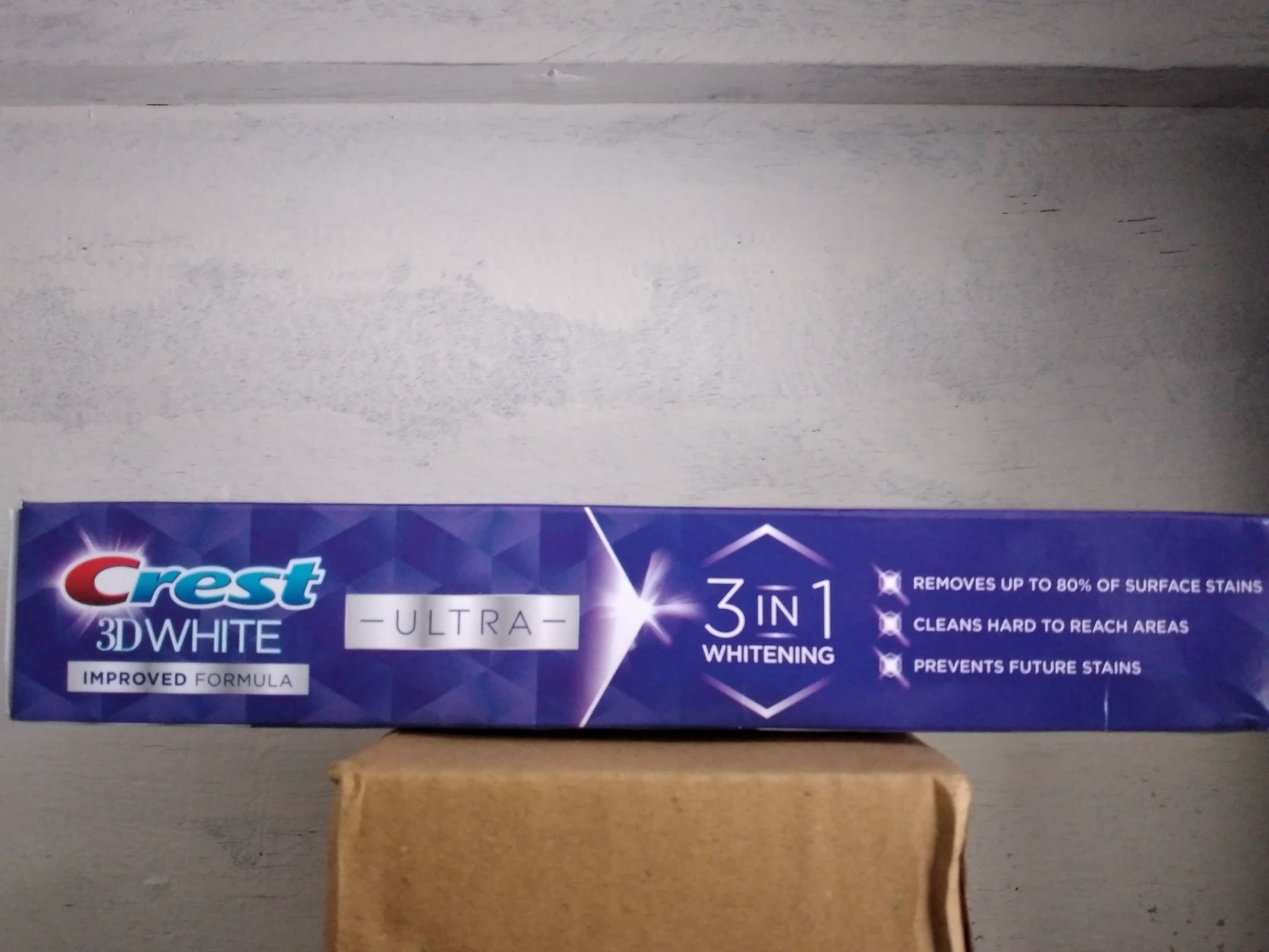 [HCM]Kem đánh răng Crest 3D White Ultra