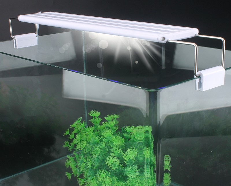 Đèn led siêu mỏng, tiết kiệm điện XML dùng cho hồ cá 20-80cm.