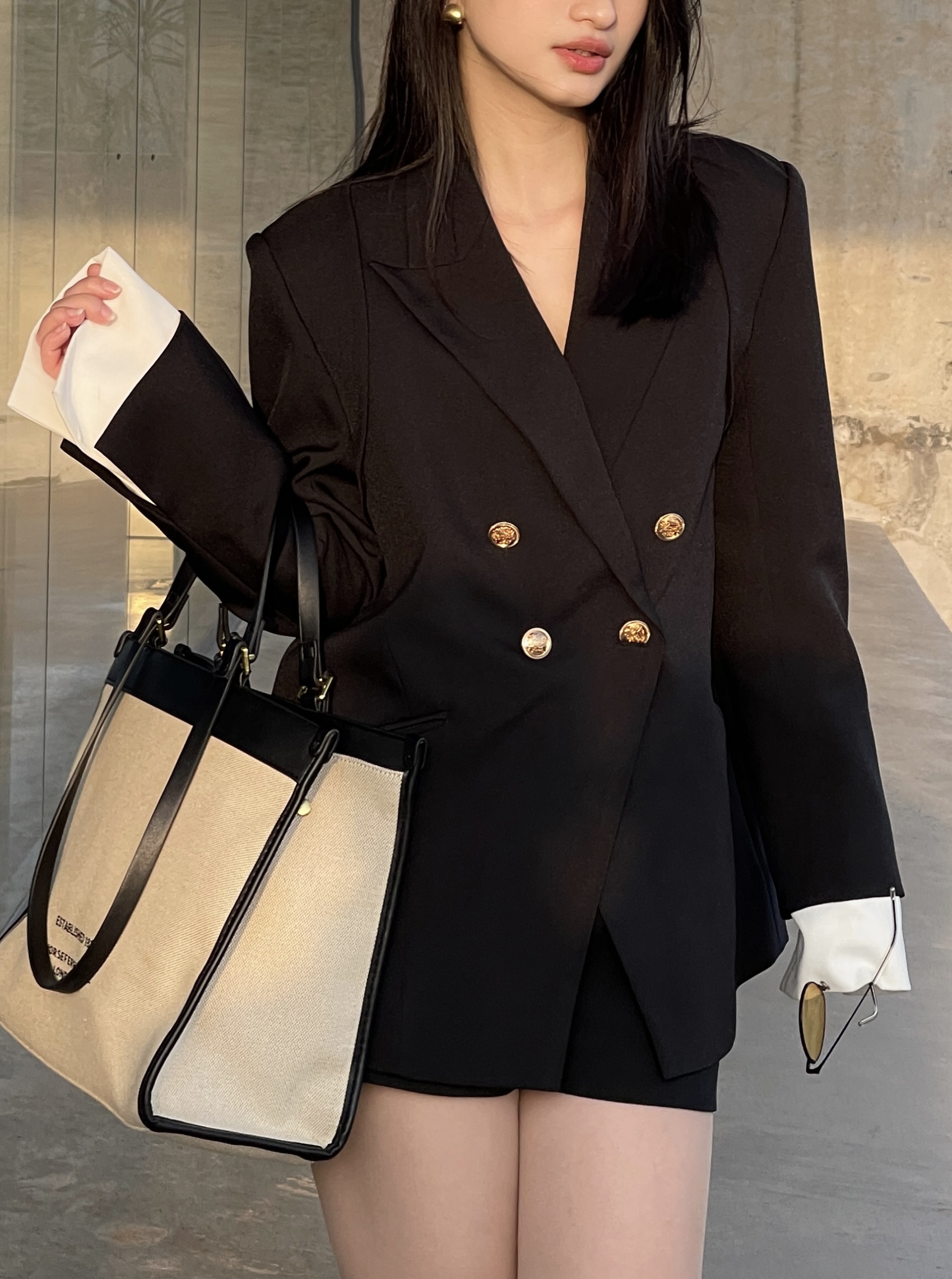 Áo blazer oversize thời thượng - ESTHER STUDIOS Sophia Blazer - Black