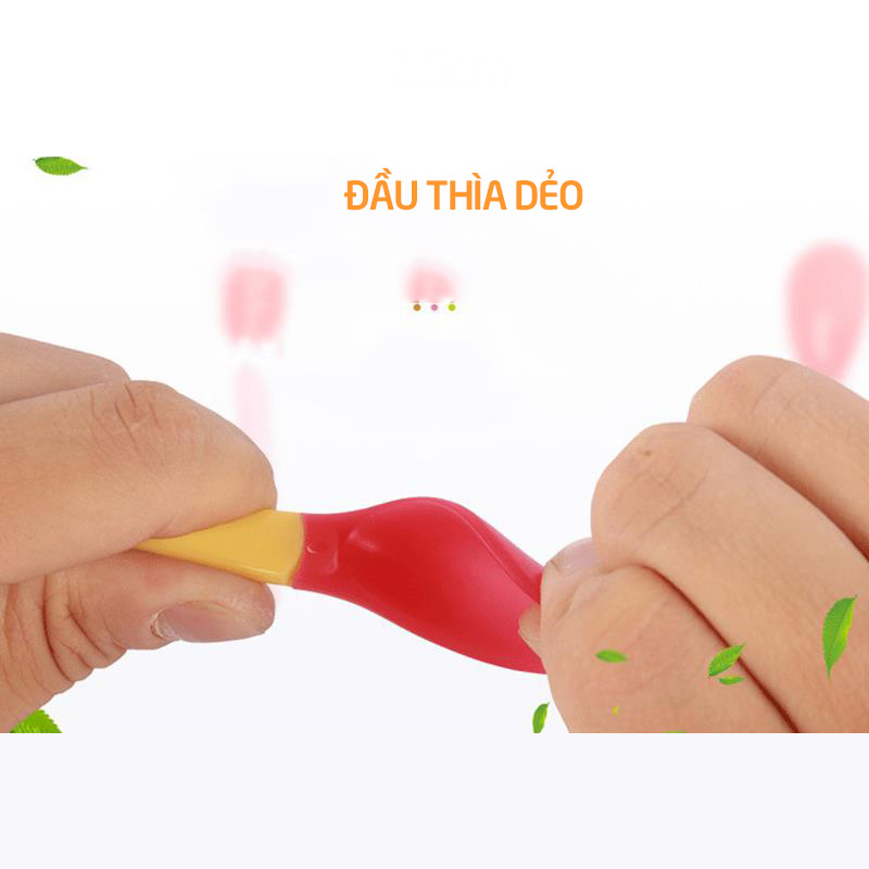 Thìa báo nóng cho bé cảm ứng nhiệt