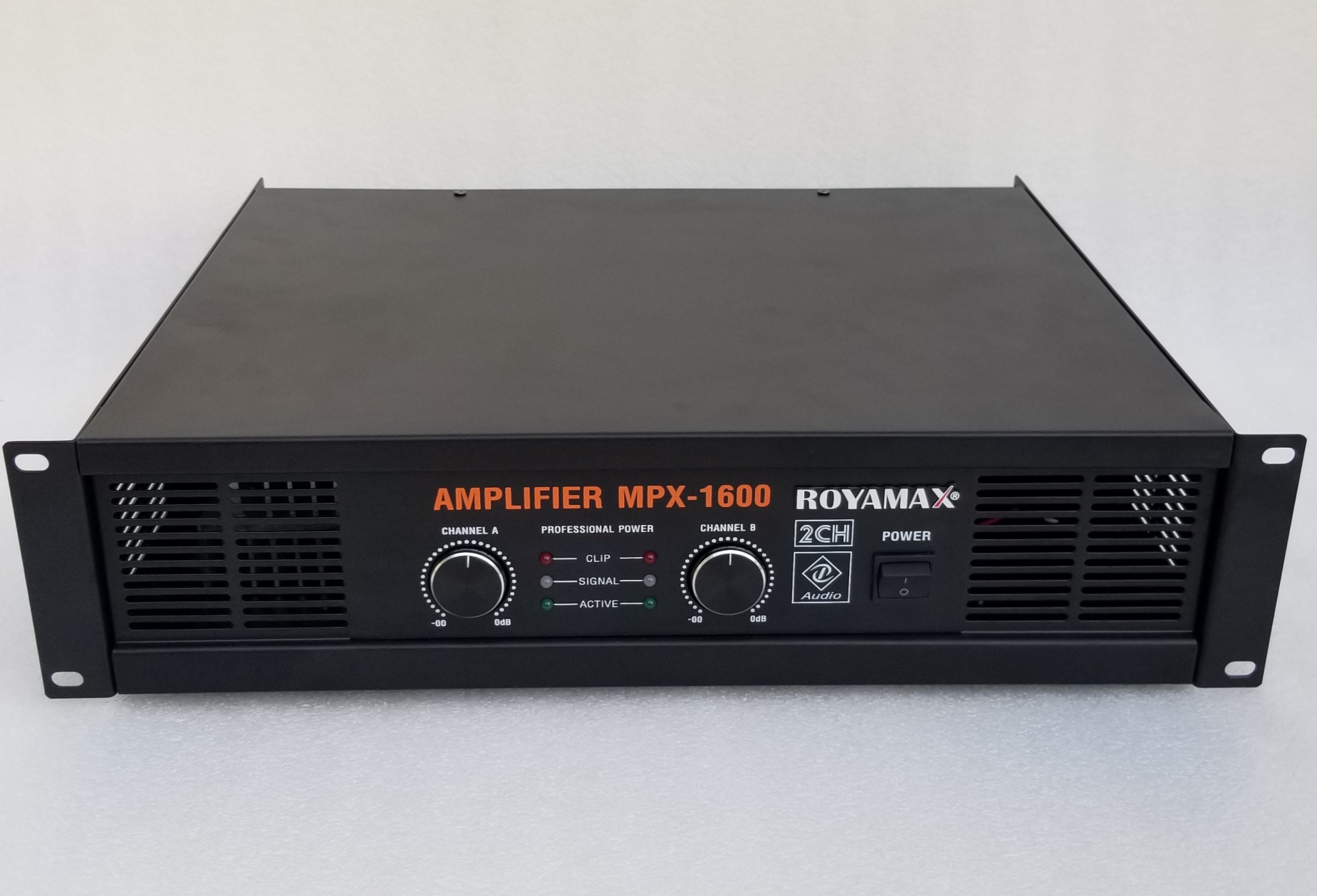 Cục đẩy Main Công suất ROYAMAX MPX-1600