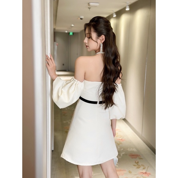 𝐀𝐥𝐢𝐜𝐞 𝐃𝐫𝐞𝐬𝐬  - váy cổ yếm đính đá, tay bồng | Momizi