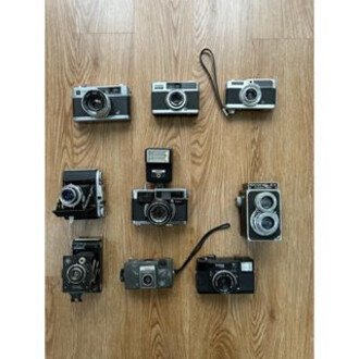 máy ảnh phim cổ trưng bày/decor