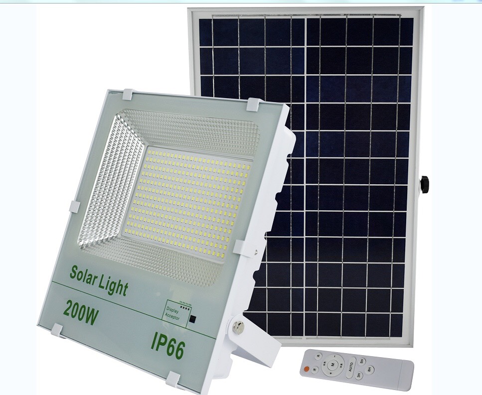 [HCM]Đèn pha năng lượng mặt trời 200W