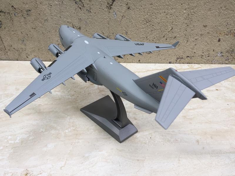 [Hcm]C-17 Globemaster Iii Airplane Model 1:200