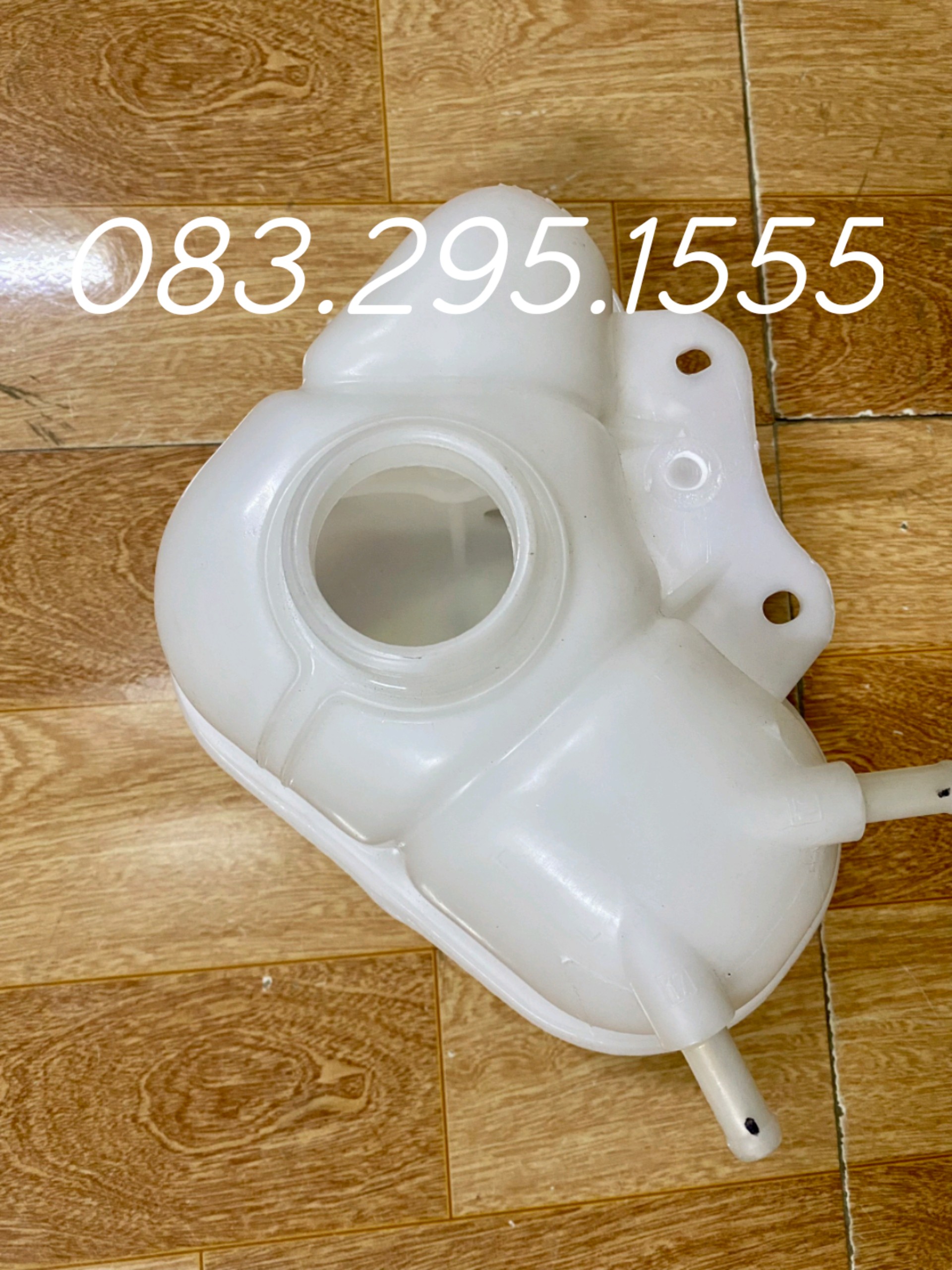 bình nước phụ Lanos , xịn