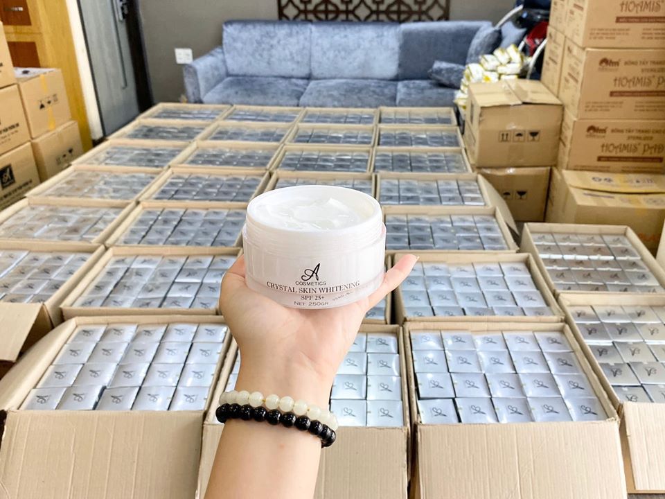 Ủ Trắng Pha Lê Tinh Thể Nước