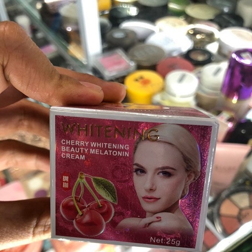 Kem trắng da 7 Days Whitening Cherry Essence