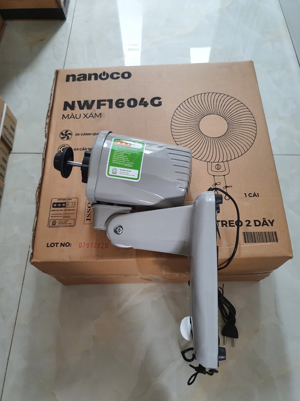 Quạt treo tường Nanoco NWF1604G Màu Xám