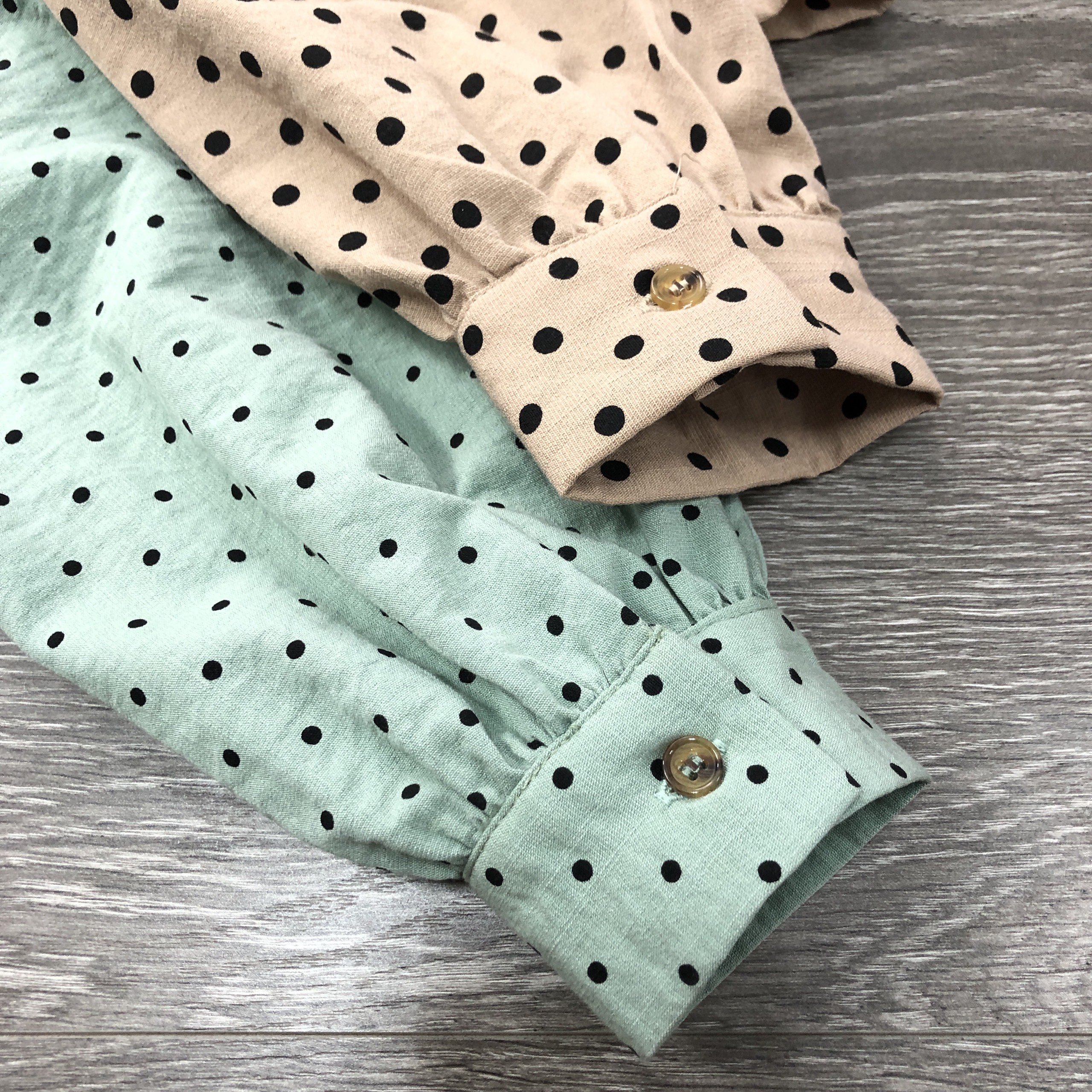 Áo smi H@BBS linen thun nút chấm bi