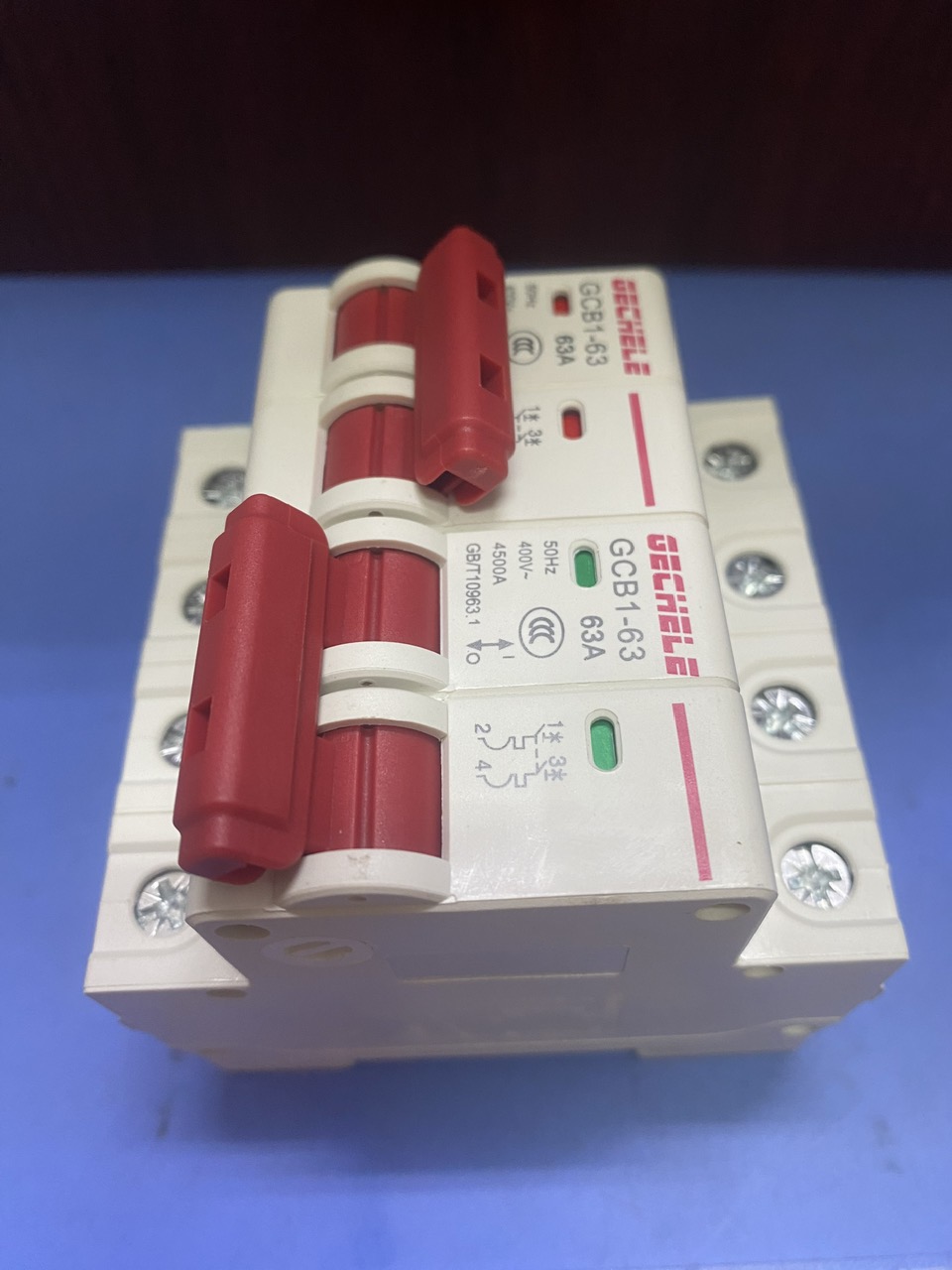 Aptomat Át tô mát đảo chiều 2 Pha 63A, Cầu dao đảo chiều 2P 63A