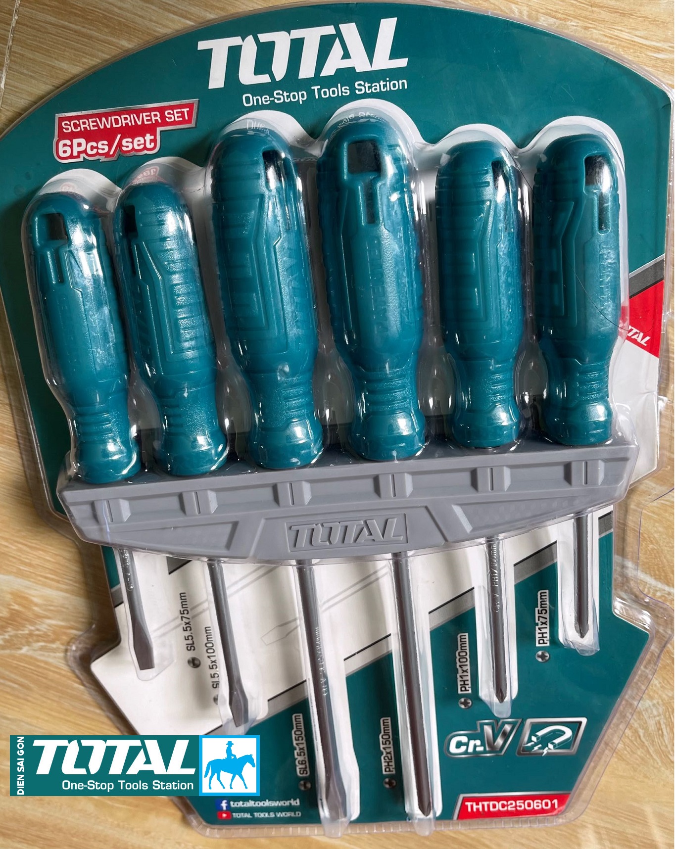 Bộ 6 tua vít dẹp và bake Total THTDC250601