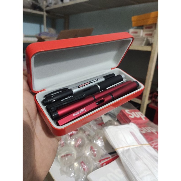 Hộp đựng bút (hộp đựng kính) Supreme