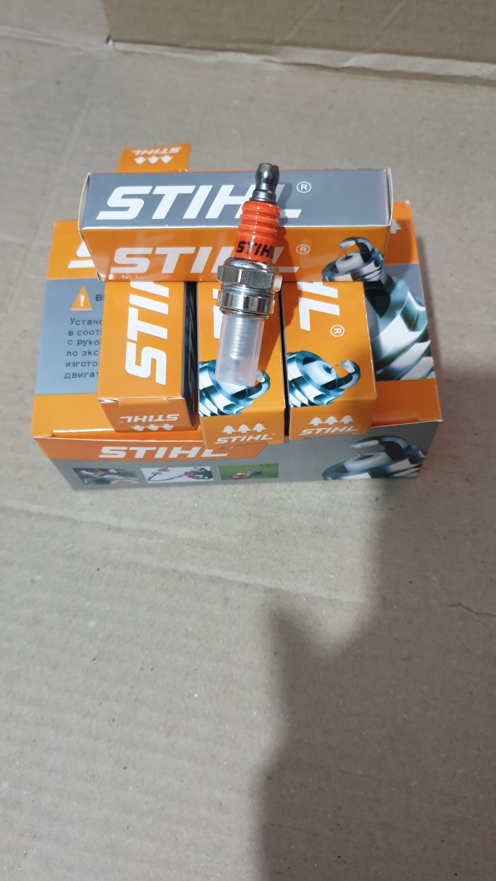 [HCM] BUGI DÙNG CHO MÁY CẮT CỎ GX35 - ĐỘNG CƠ 4 THÌ. ( 2 CÁI)