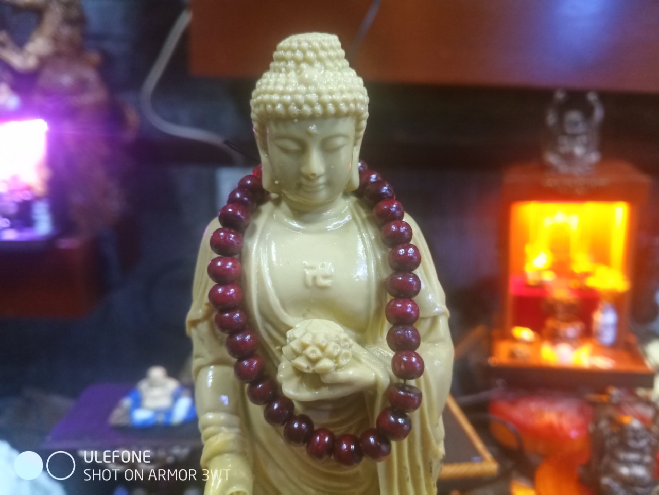 Tượng Phật A Di Đà bột đá . cao 20 cm