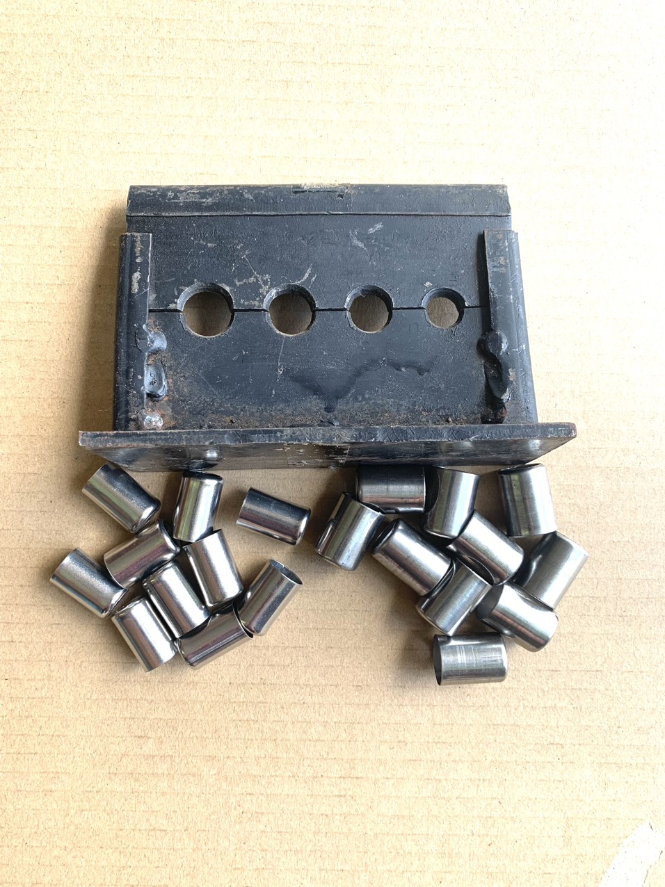 Bộ dụng cụ ép dây xịt rửa cao áp và 10 chén 7.5mm, 10 chén 8.5mm