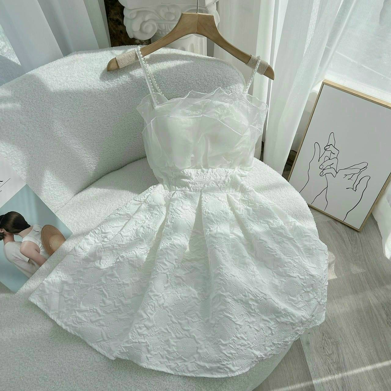 ĐẦM 2 DÂY CHẤT GẤM ĐÍNH CƯỜM SIÊU SANG UDX228