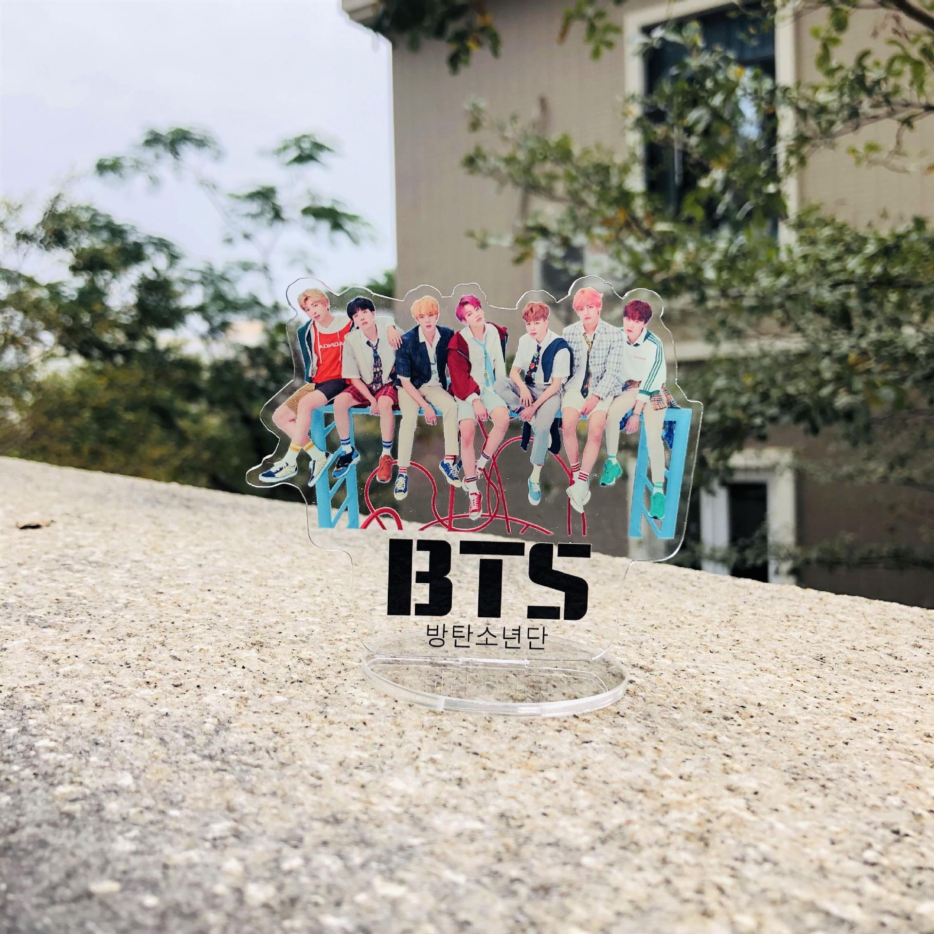 Standee BTS mini để bàn