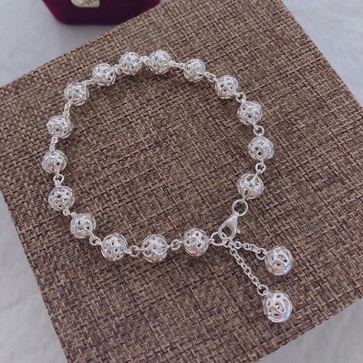 Lắc tay nữ họa tiết quả cầu bạc-925 chất bạc sáng bóng,bền đẹp,khóa cài chắc chắn,với thiết kế tinh tế,sang trọng,mang phong cách hiện đại TK-01 Tayoka