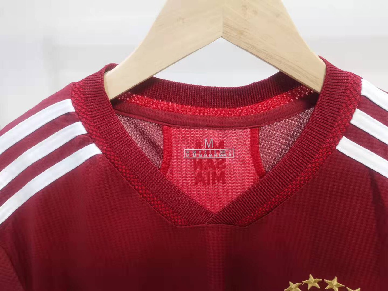 Áo bóng đá Bayern Munich-Mẫu Mới 2022-Chất Polyester Thái Cao Cấp