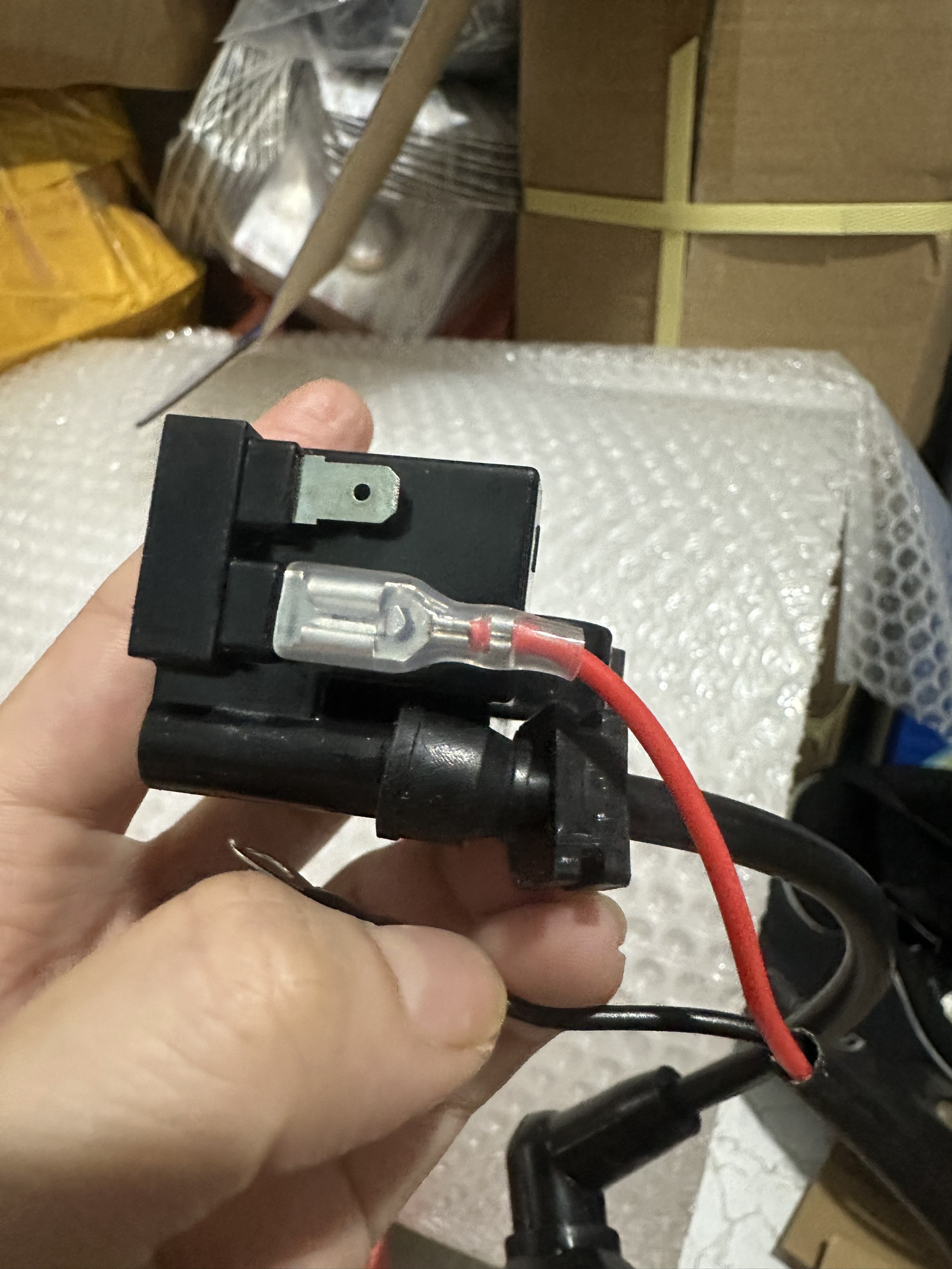 ( AIPU - TỐT) MOBIN ( IC) ĐÁNH LỬA DÙNG CHO MÁY CẮT CỎ 260. 1 CHÂN.