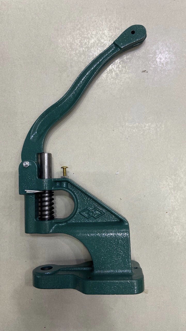 Máy đóng đa năng ( đóng khoen, hạt ngọc trai, bọc nút , đóng nút quân...) Sản phẩm chưa gồm cối