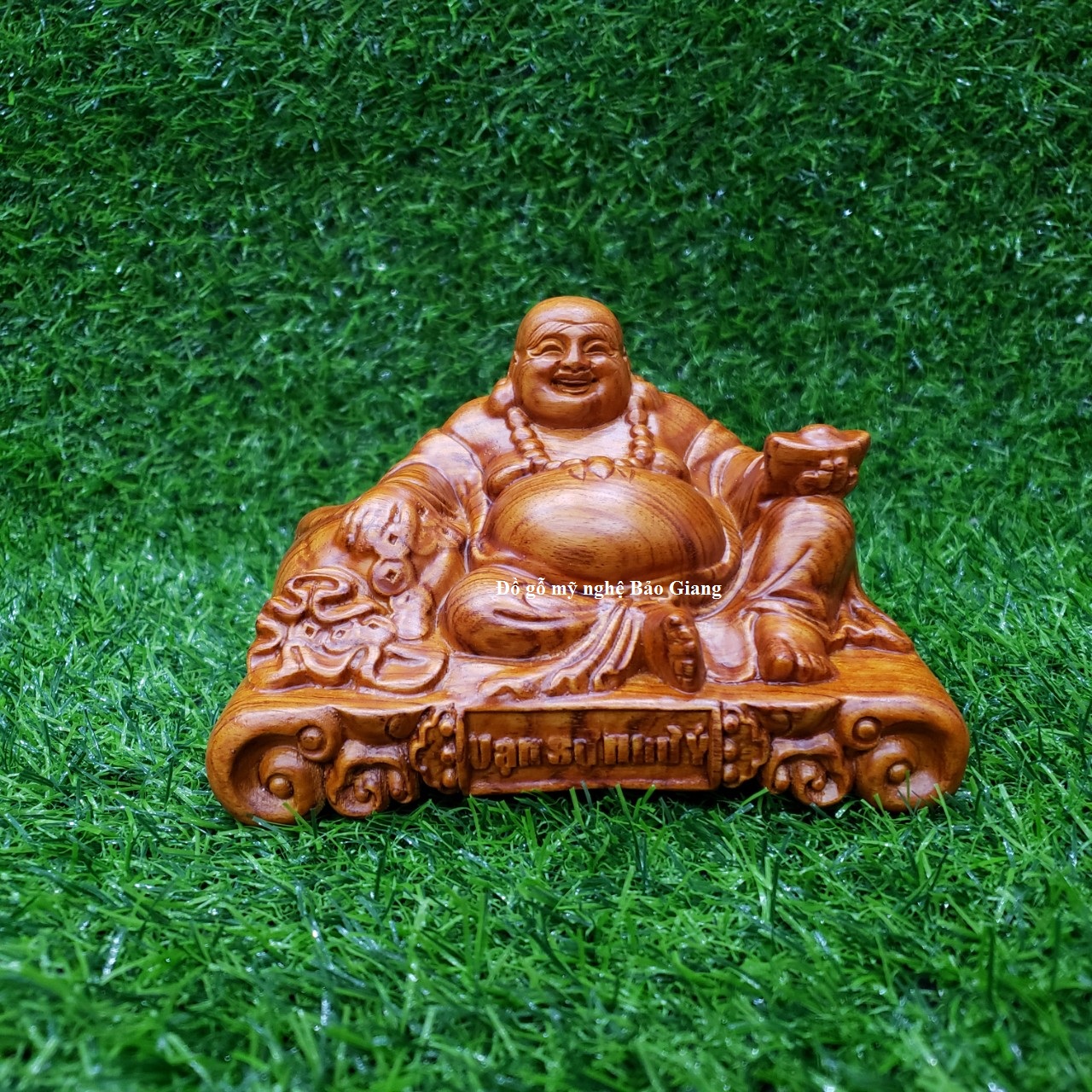 Tượng phật di lặc để ô tô gỗ hương