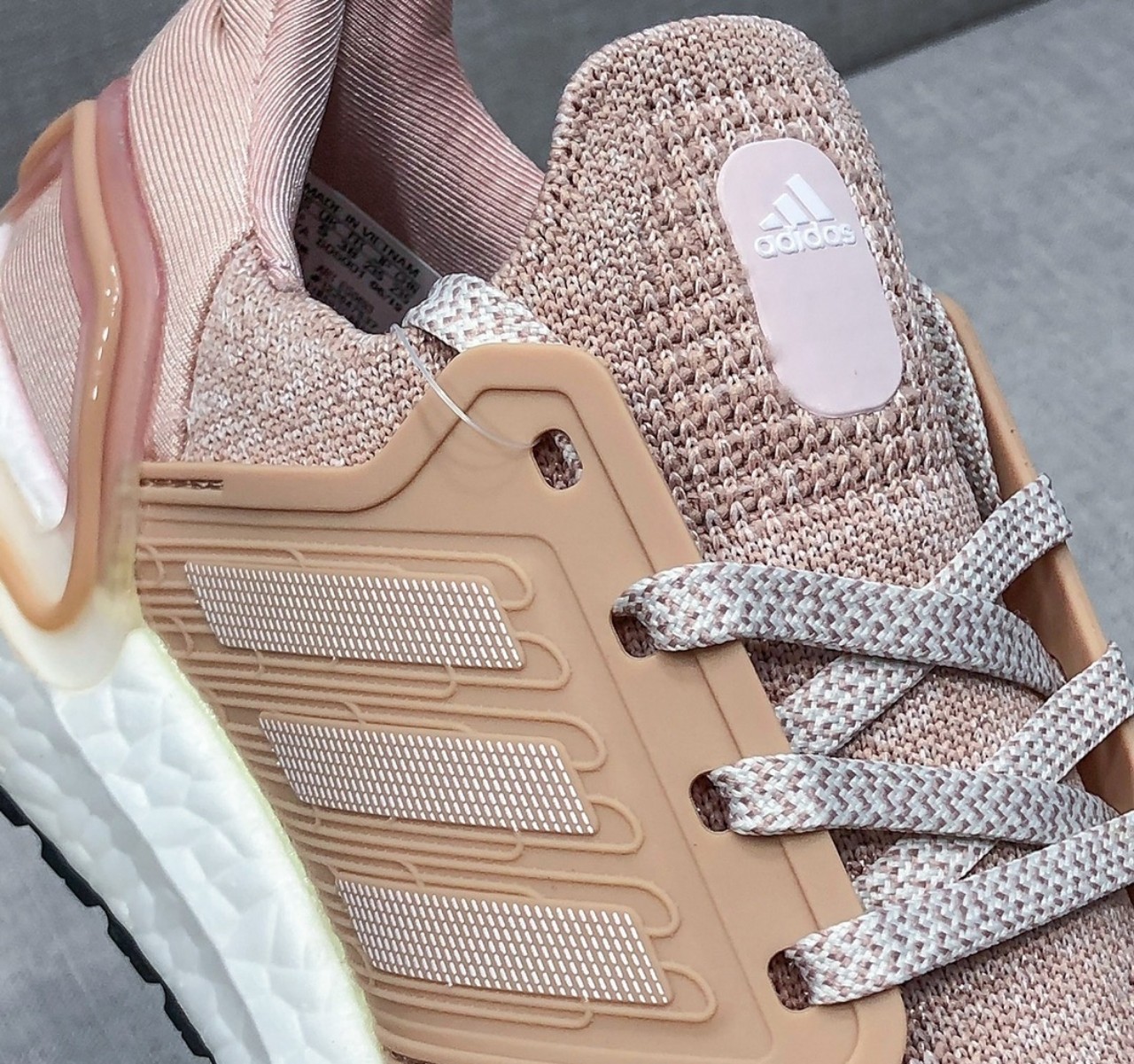 [SALE KHỦNG][TẶNG VỚ] GIÀY NỮ ADIDAS ULTRABOOST 20 [GIÀY CHẠY TỐT]