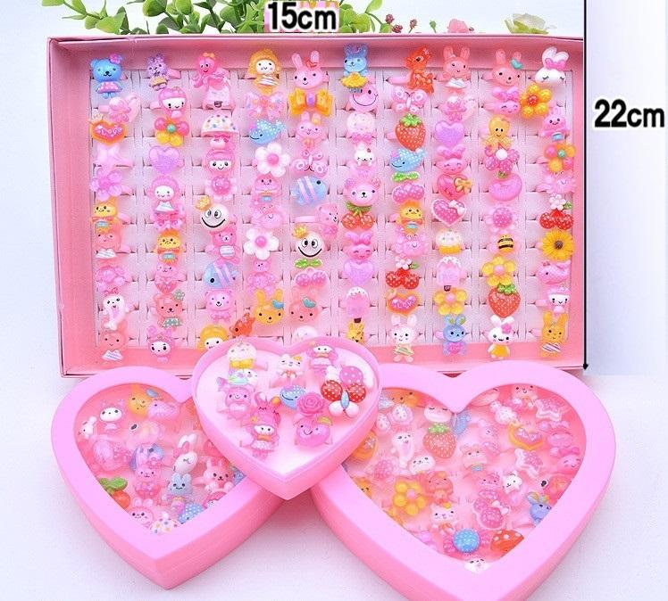 Hộp nhẫn nhựa 50 chiếc cho bé yêu