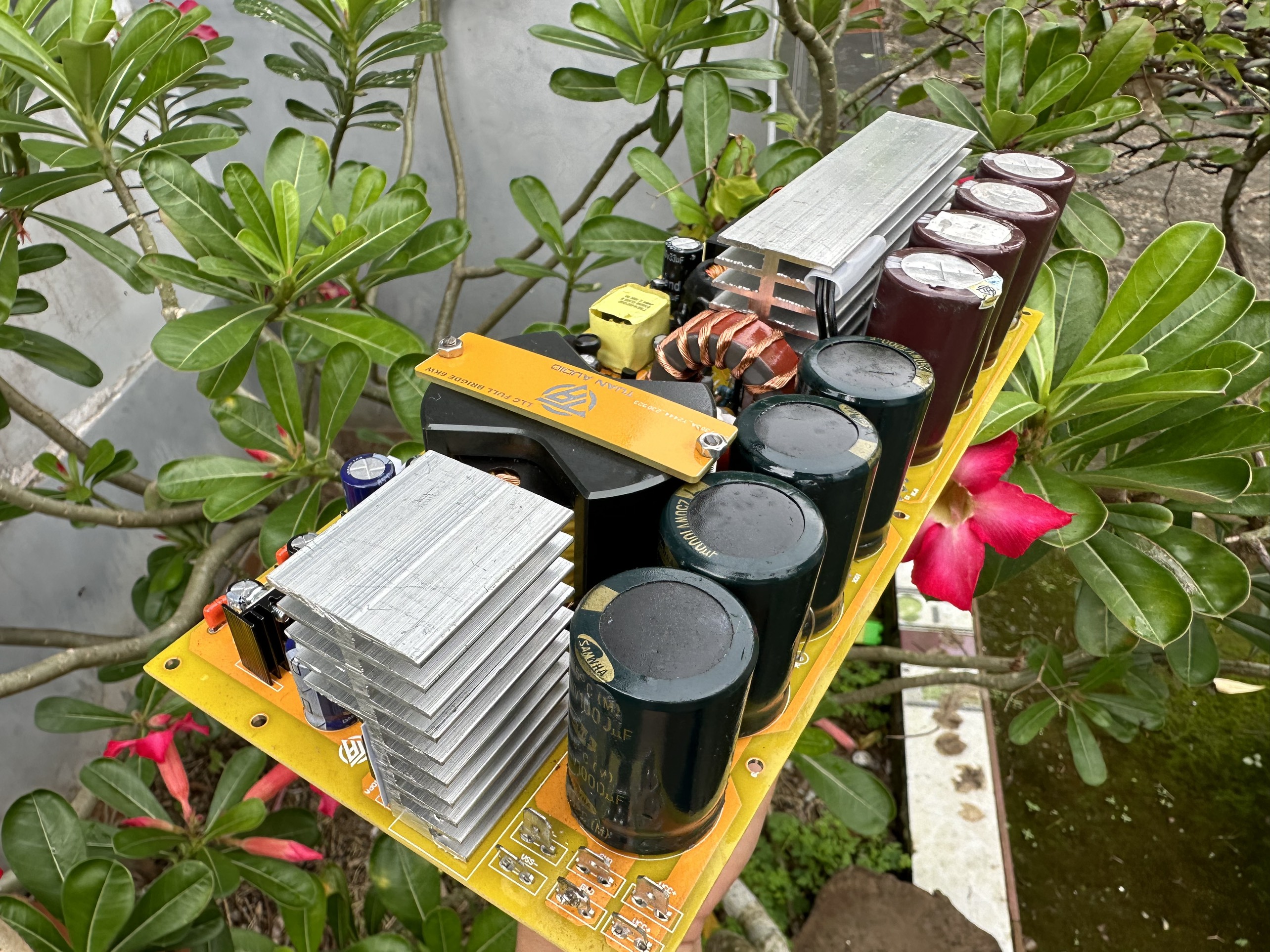 Nguồn Xung Full Cầu MODEL S6000 bền bỉ, mạnh mẽ