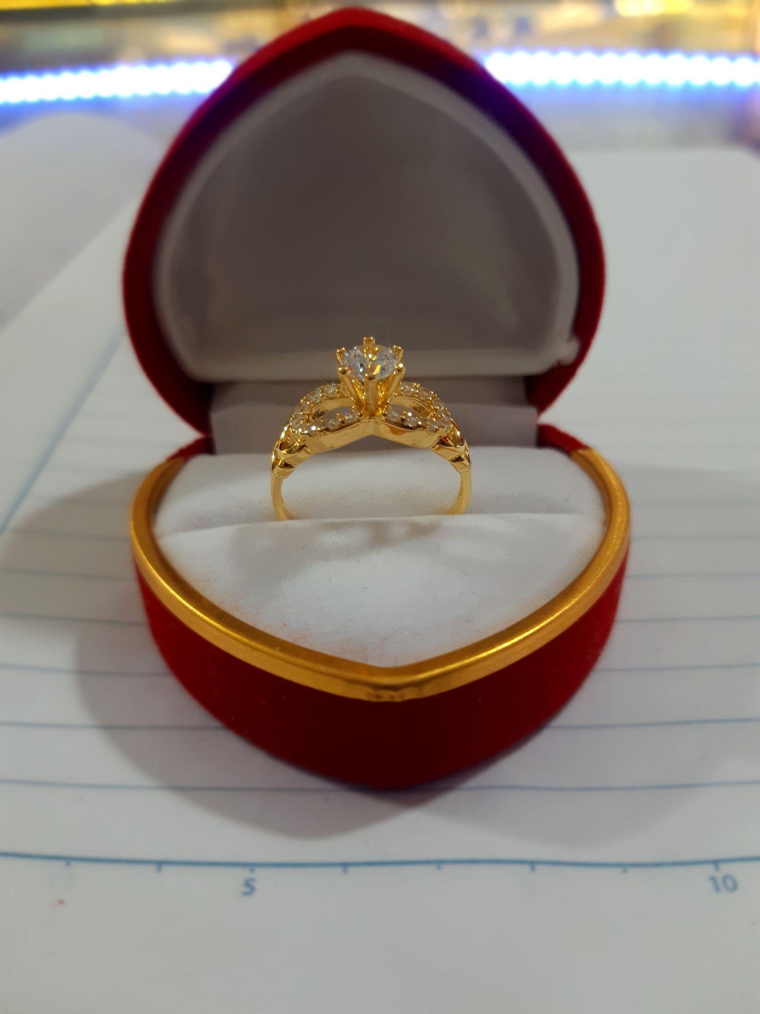 Nhẫn vàng tây đá cao