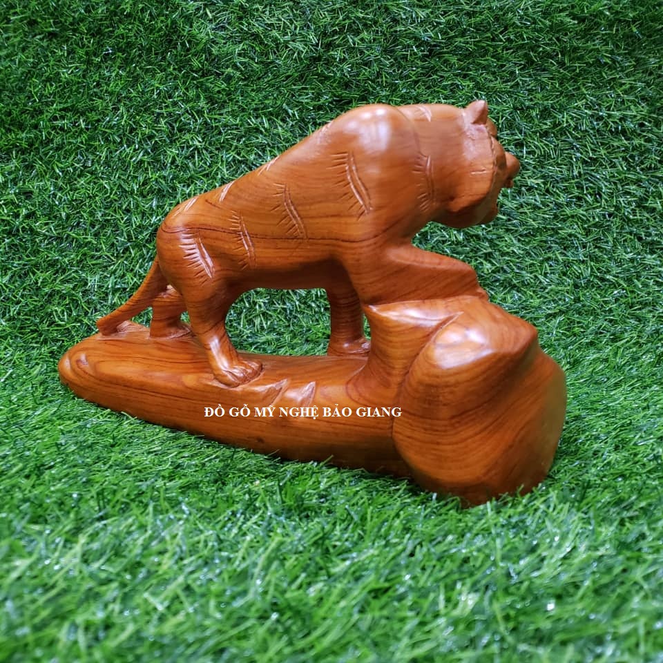 Tượng con hổ gỗ hương dài 30 cm