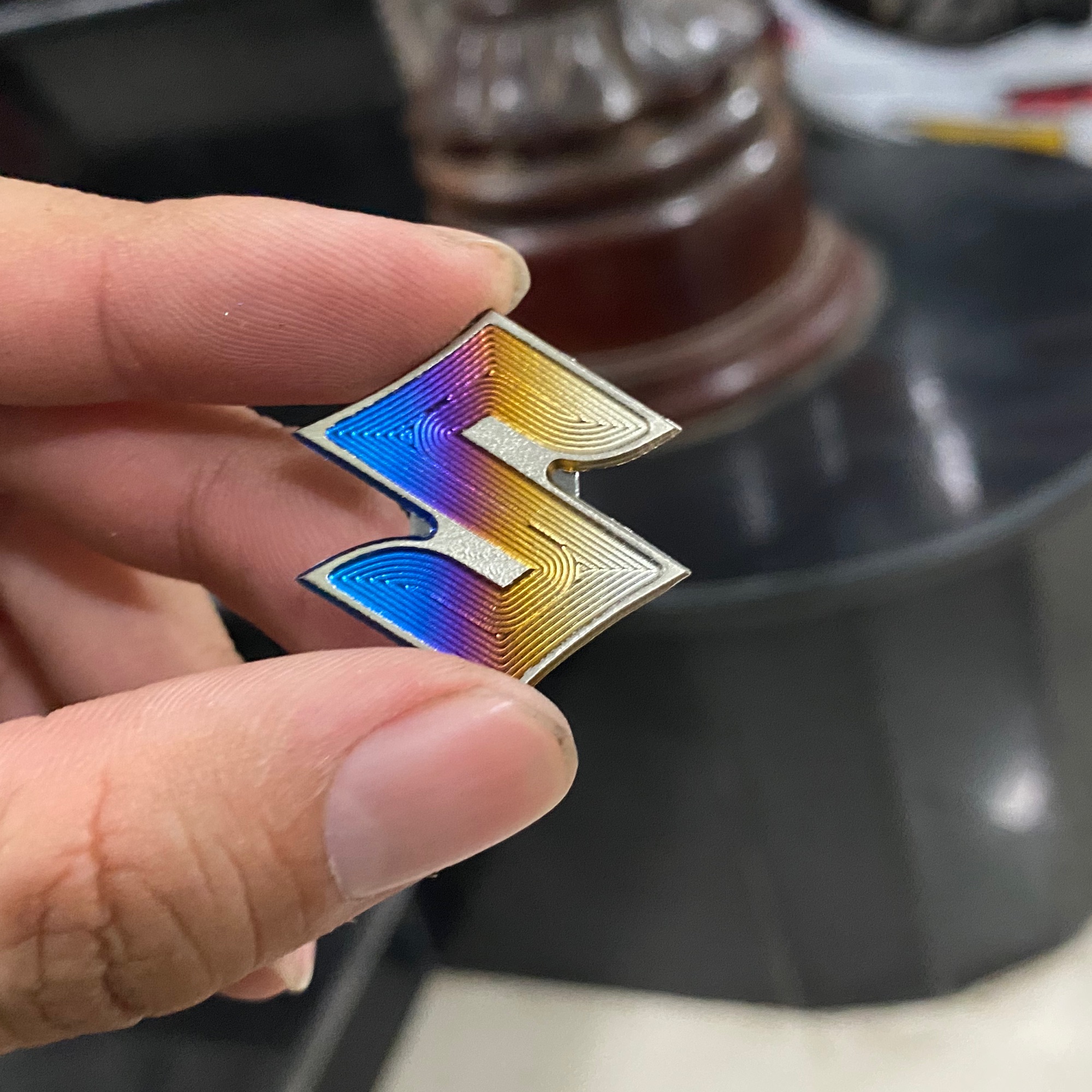 logo chữ S titan đẹp dán xe satriaraideraxelo