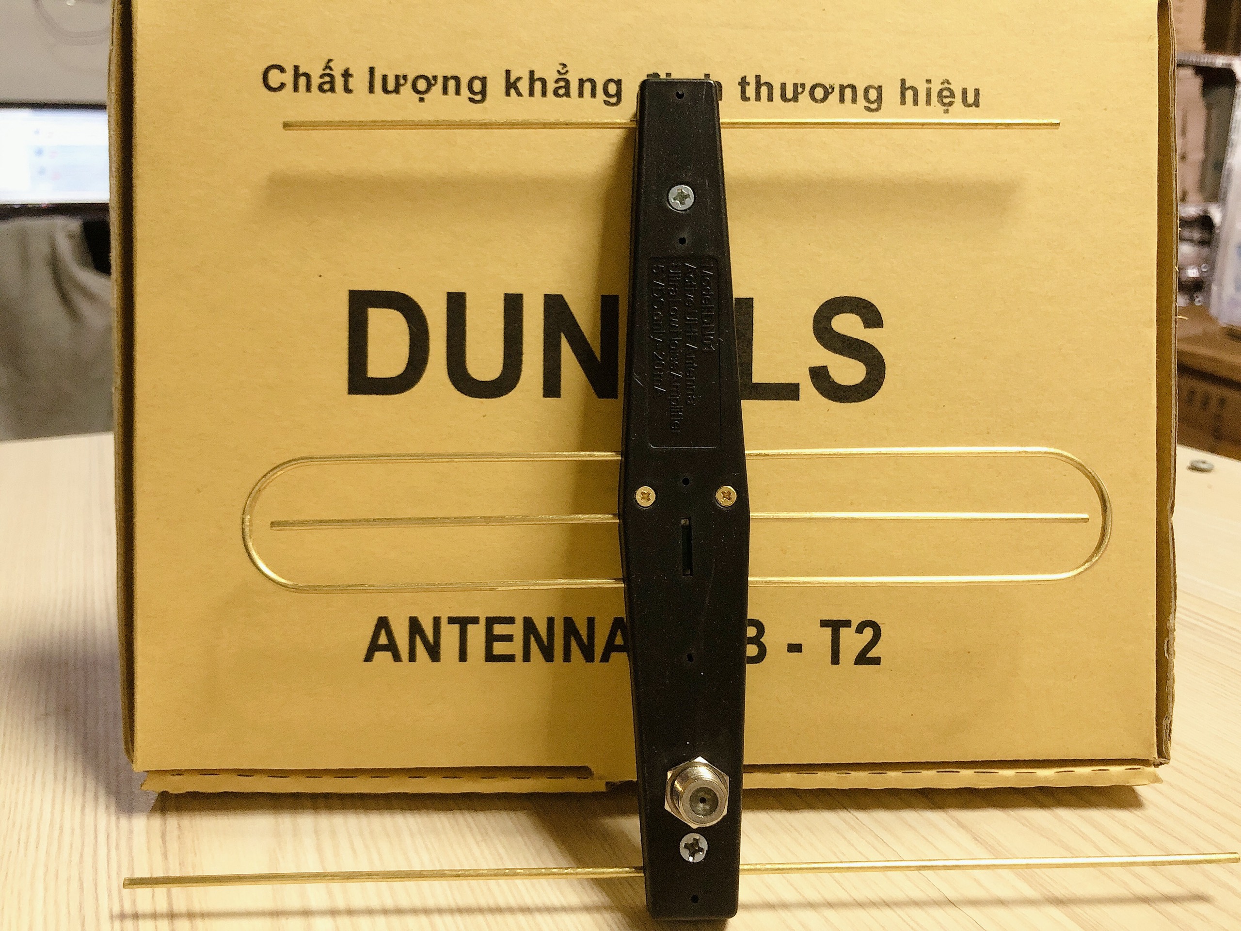Anten mini thu sóng DVB T2 có mạch khuếch đại tín hiệu