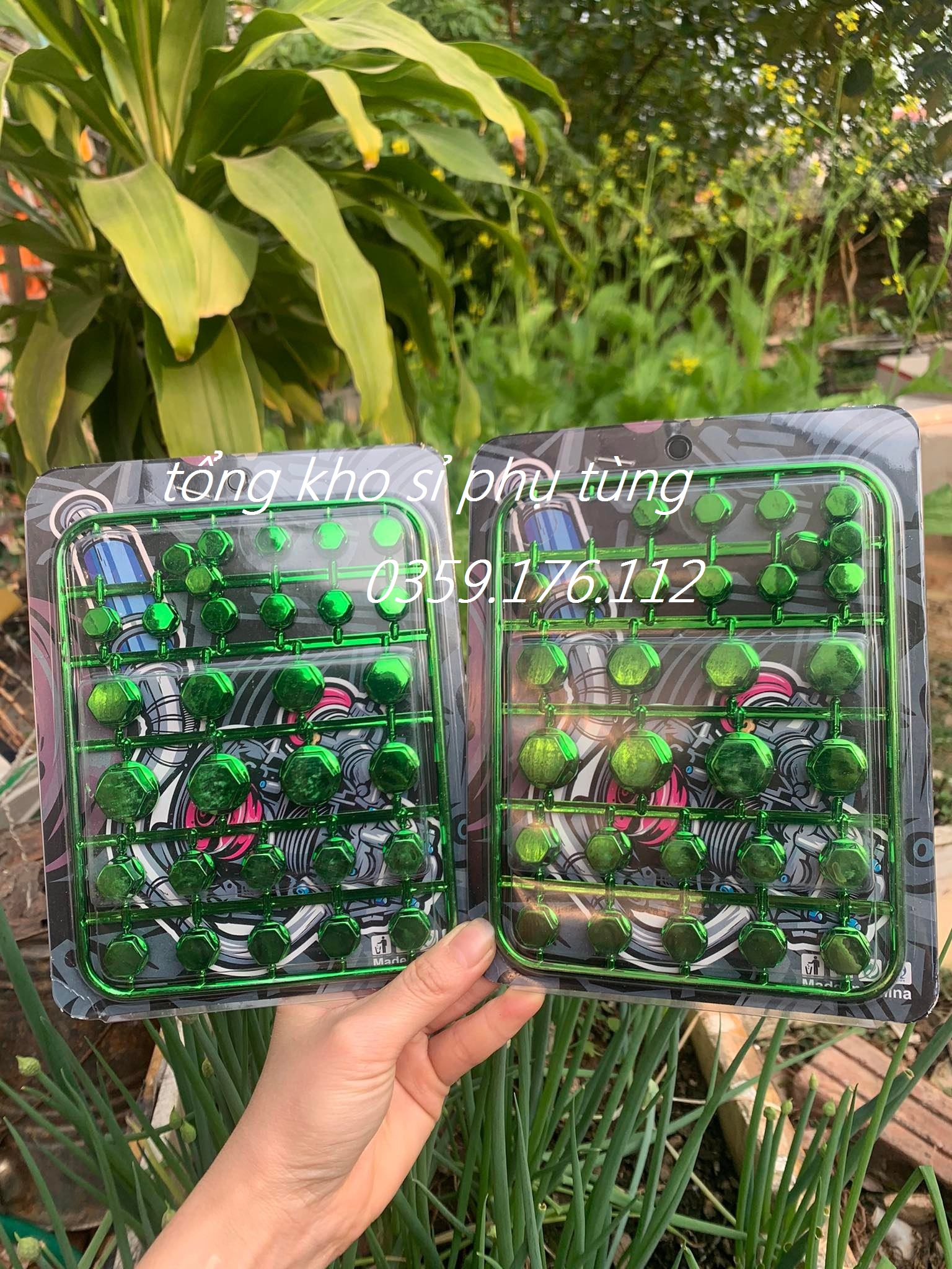 Chụp ốc nhựa gắn xe