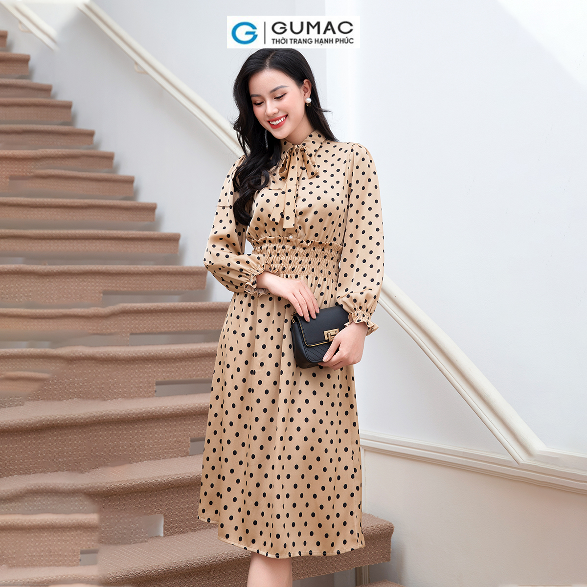 Đầm nữ dáng A nữ chấm bi GUMAC DD10001 phối bo chun cổ và eo
