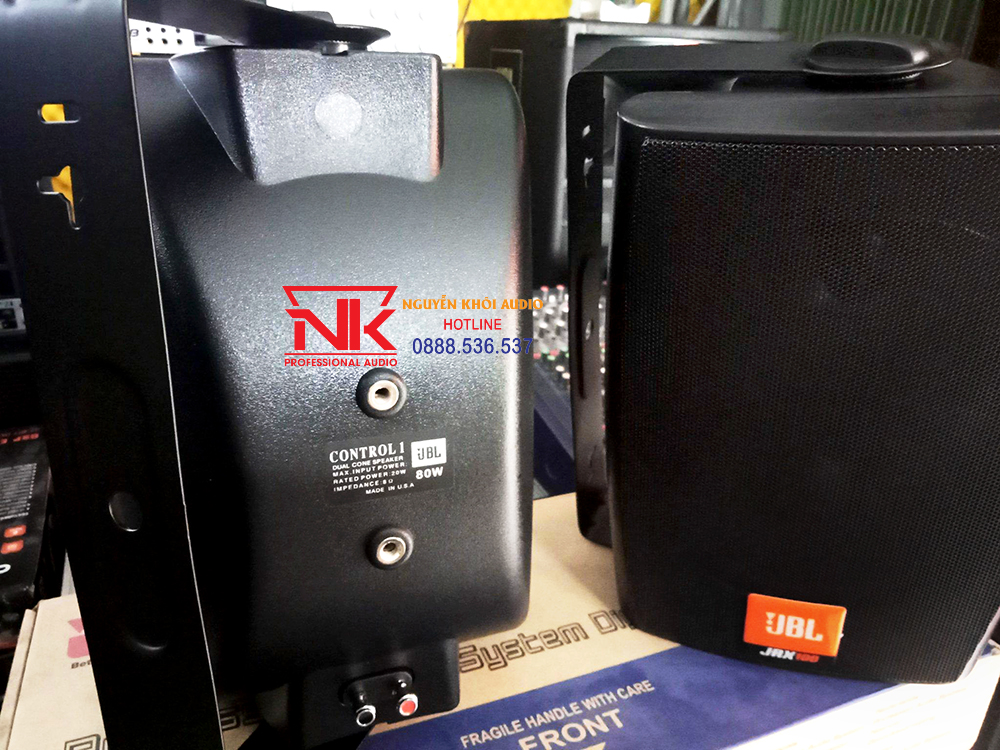 Loa treo tường JBL F-650