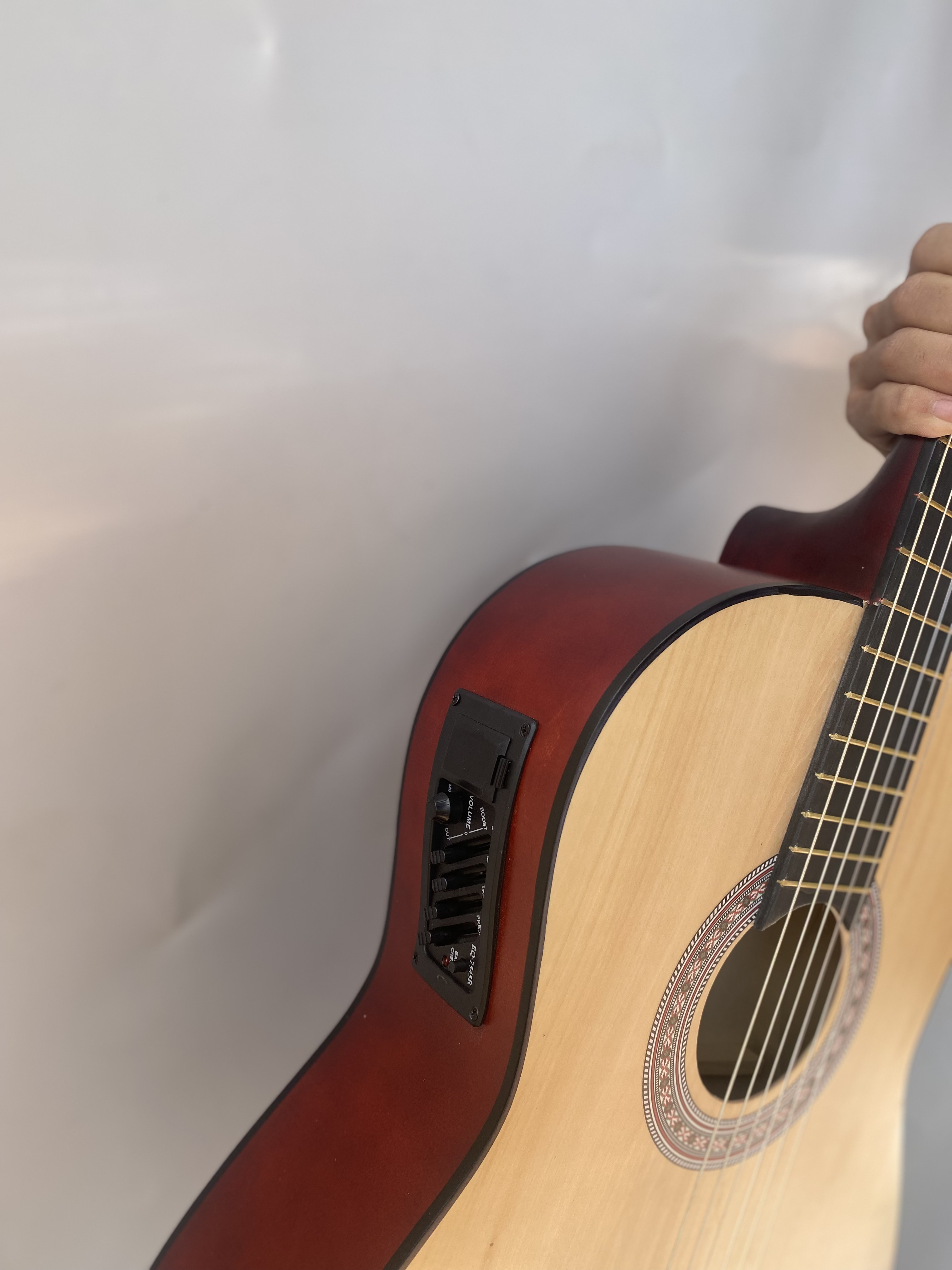 Đàn Guitar Classic Dây Nylon Có Ty Chống Cong Cần.