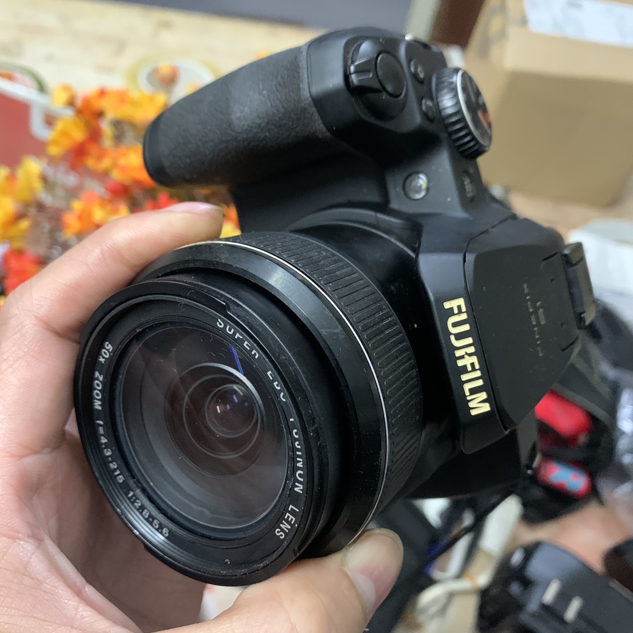 Máy ảnh Fujifilm FinePix S1 zoom 50x có wifi, tiếng Việt