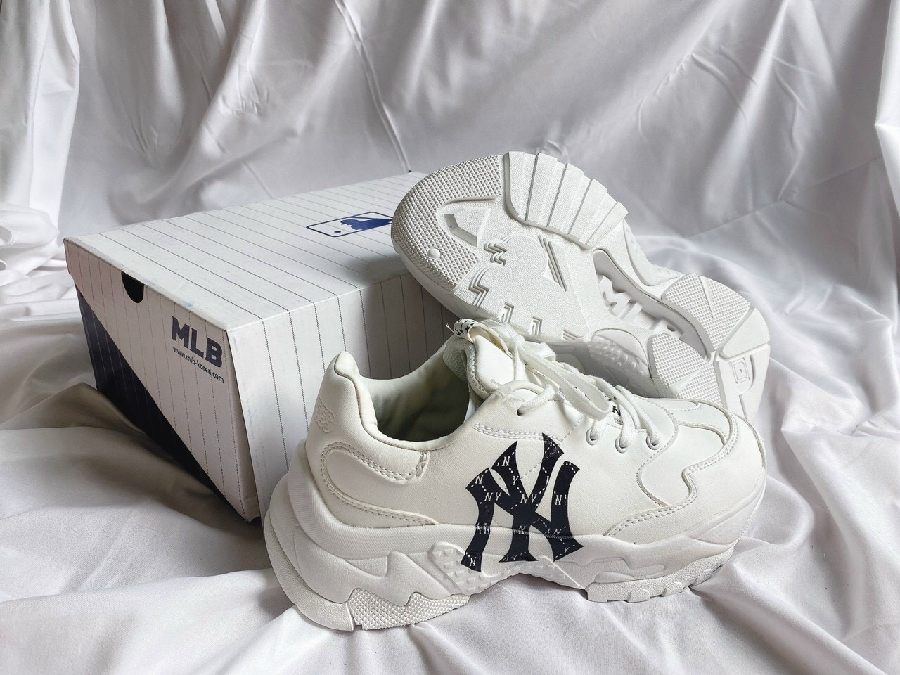Mua Giày MLB Big Ball Chunky Mickey New York Yankees Màu Trắng Size 240   MLB  Mua tại Vua Hàng Hiệu h024453