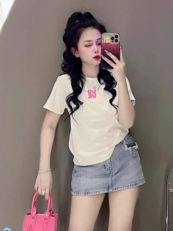 Áo thun nữ dáng ôm phối chữ nổi phom dài ( Mã chữ Love nhỏ dưới 55kg )